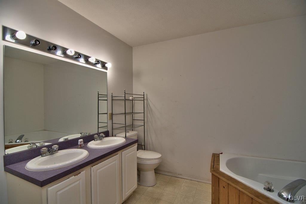 137 White Face Road Henryville, PA 18332 - Photo 30 of 49 Gallery Image 30