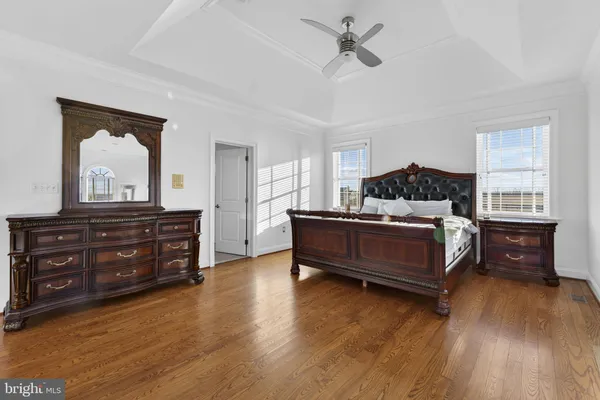 a view of livingroom with furniture
