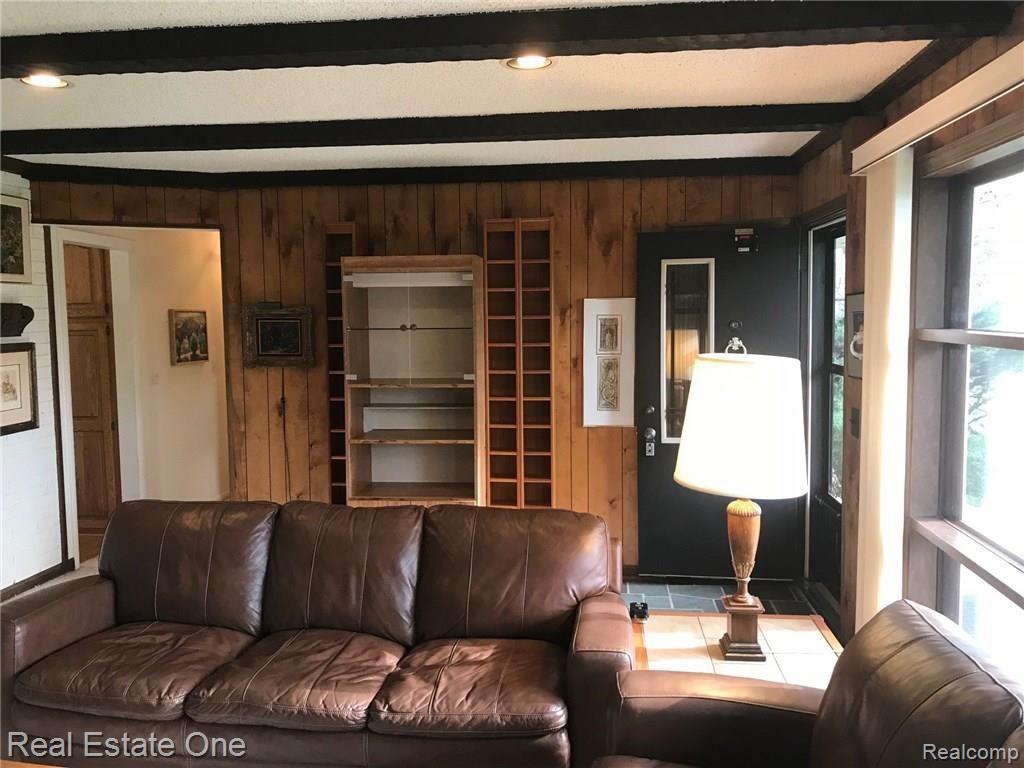 28353 Quail Hollow Road Farmington Hills, MI 48331 - Photo 22 of 31
