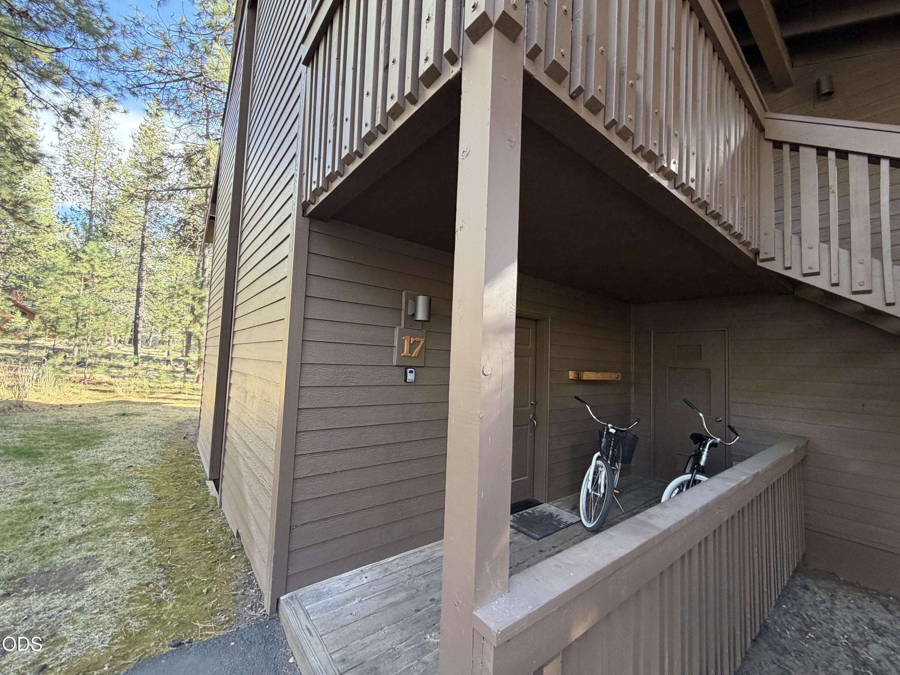 57340 Beaver Ridge Loop, Unit 17 Sunriver, OR 97707 - Photo 2 of 15