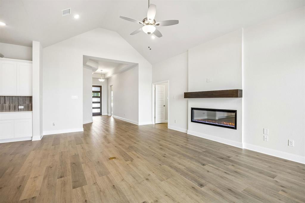 685 Red Maple Road Waxahachie, TX 75165 - Photo 10 of 40 Representative