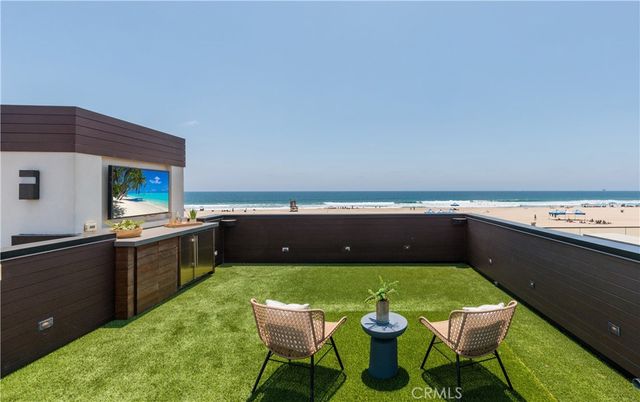 $10,900,000 | 7104 West Oceanfront, Newport Beach, CA 92663