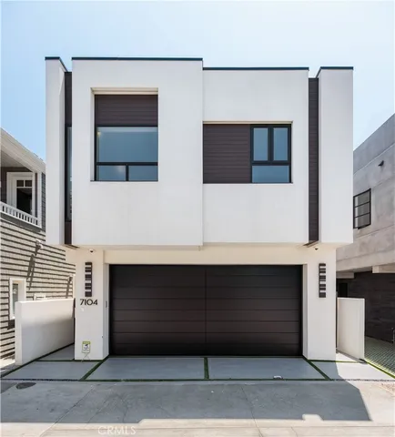 $10,900,000 | 7104 West Oceanfront, Newport Beach, CA 92663