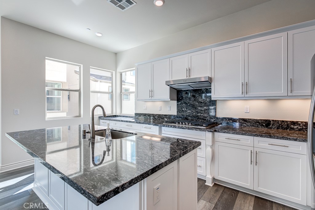 791 Benchmark Irvine, CA 92618 - Photo 12 of 33