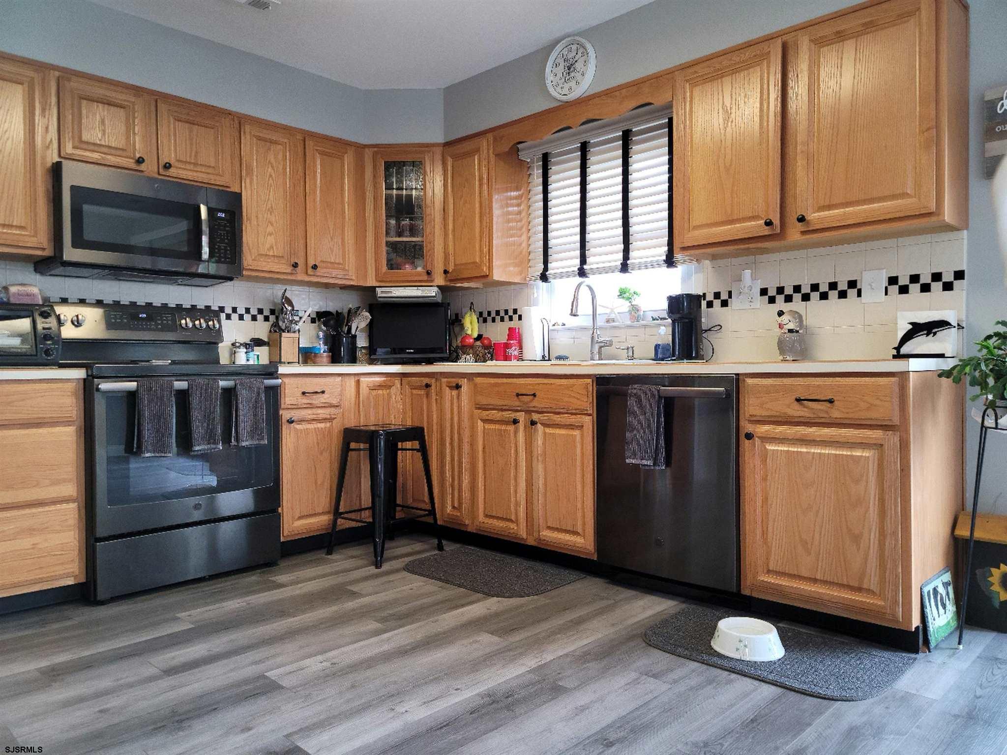 164 Exton Road Somers Point, NJ 08244 - Photo 5 of 28 Gallery Image 5