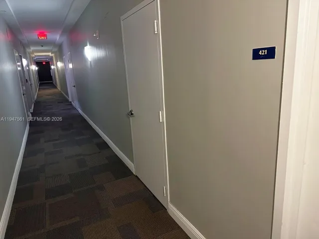 $2,700 | 3000 Coral Way, Unit 421, Miami, FL 33145