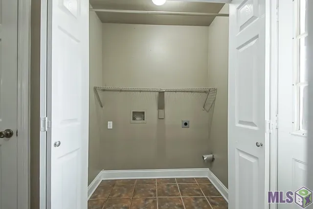 $1,300 | 13080 Burgess Avenue, Unit 8, Walker, LA 70785