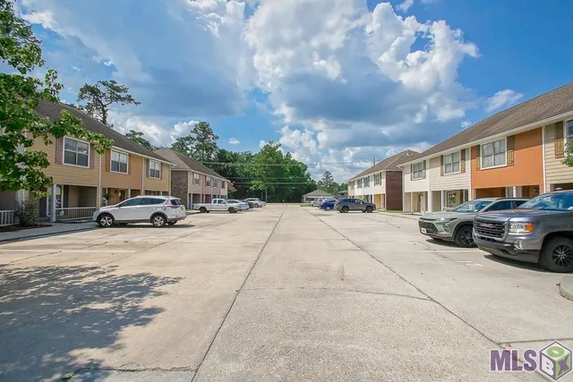 $1,300 | 13080 Burgess Avenue, Unit 8, Walker, LA 70785