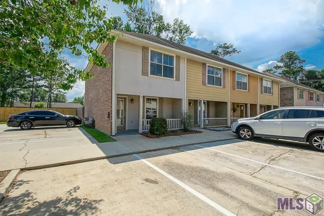 $1,300 | 13080 Burgess Avenue, Unit 8, Walker, LA 70785