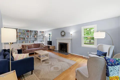 $735,000 | 304 Plum Lane, Chapel Hill, NC 27517