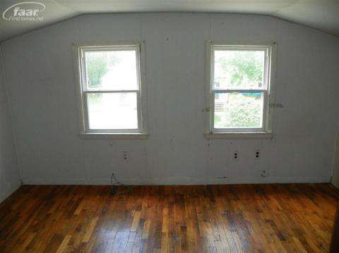 6088 East Potter Road Burton, MI 48509 - Photo 7 of 9 20359624-6.JPG