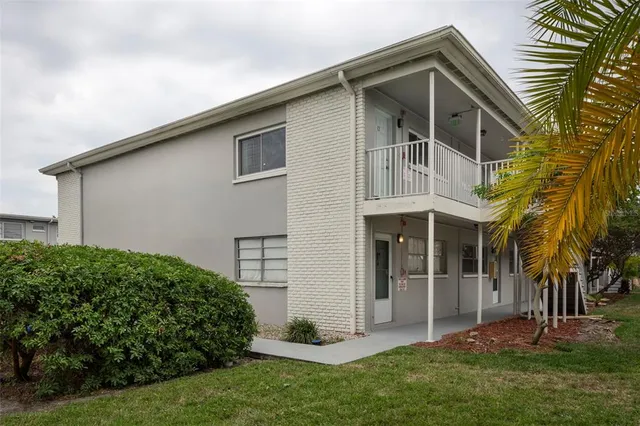 $1,350 | 5912 5th Avenue North, Unit E12, St. Petersburg, FL 33710