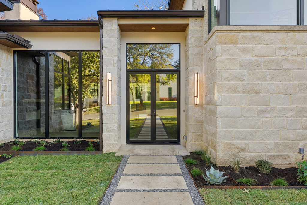 607 Westbrook Drive Austin, TX 78746 - Photo 3 of 32