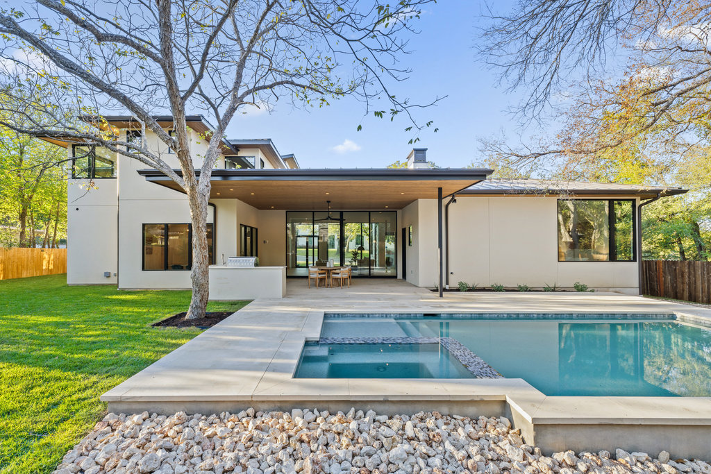 607 Westbrook Drive Austin, TX 78746 - Photo 5 of 32