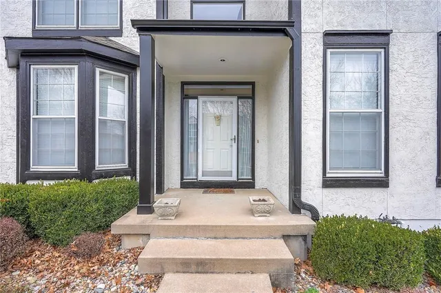 $525,000 | 12734 Flint Lane, Overland Park, KS 66213