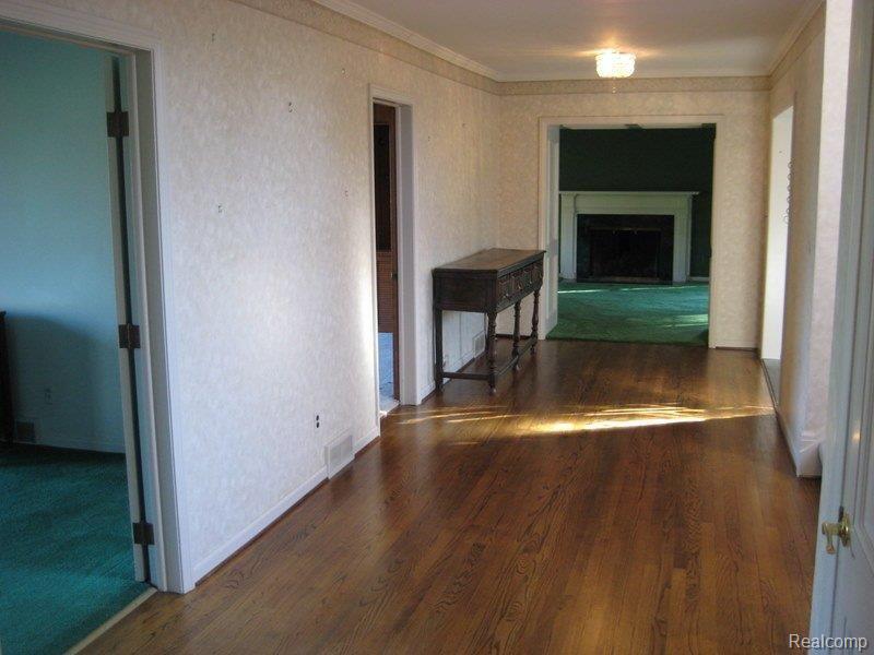 284 Moross Road Grosse Pointe, MI 48236 - Photo 10 of 18 284 Moross 038-1.jpg