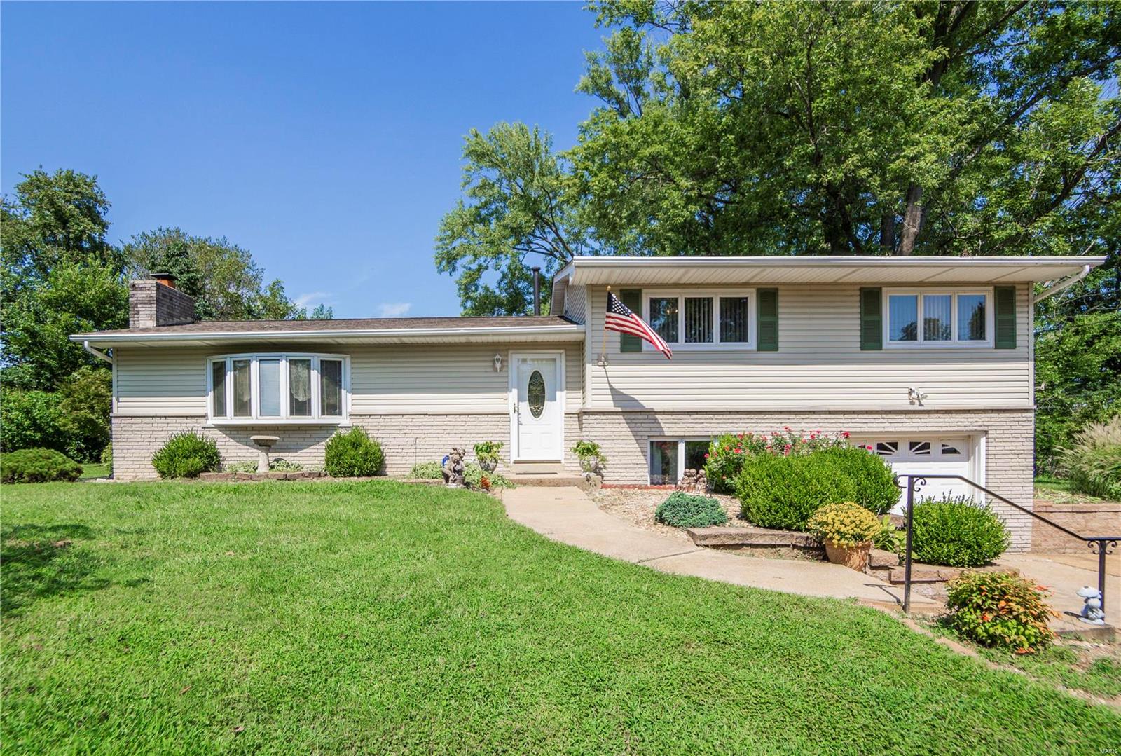 205 Susan Road St. Louis, MO 63129 - Photo 1 of 28
