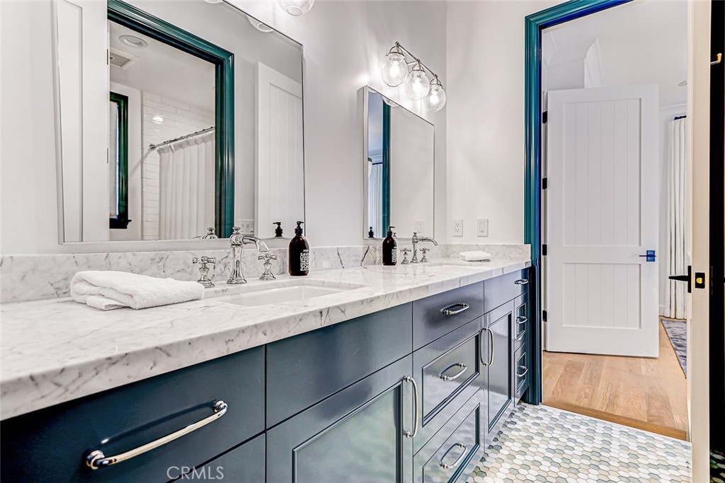 528 15th Street Manhattan Beach, CA 90266 - Photo 19 of 75