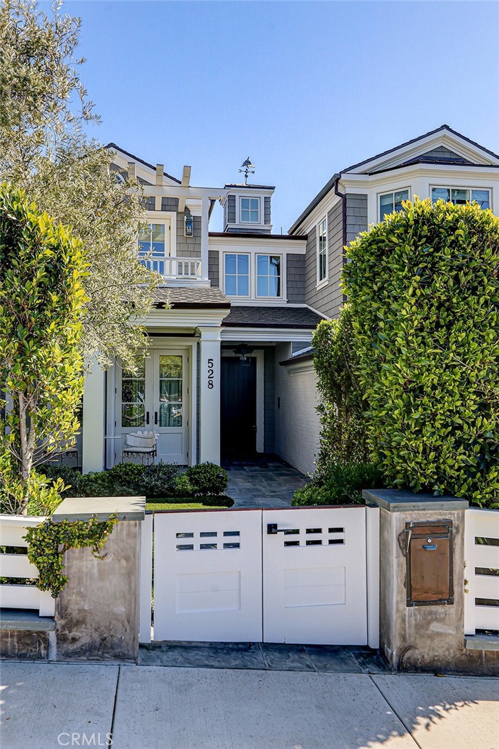 528 15th Street Manhattan Beach, CA 90266 - Photo 4 of 75