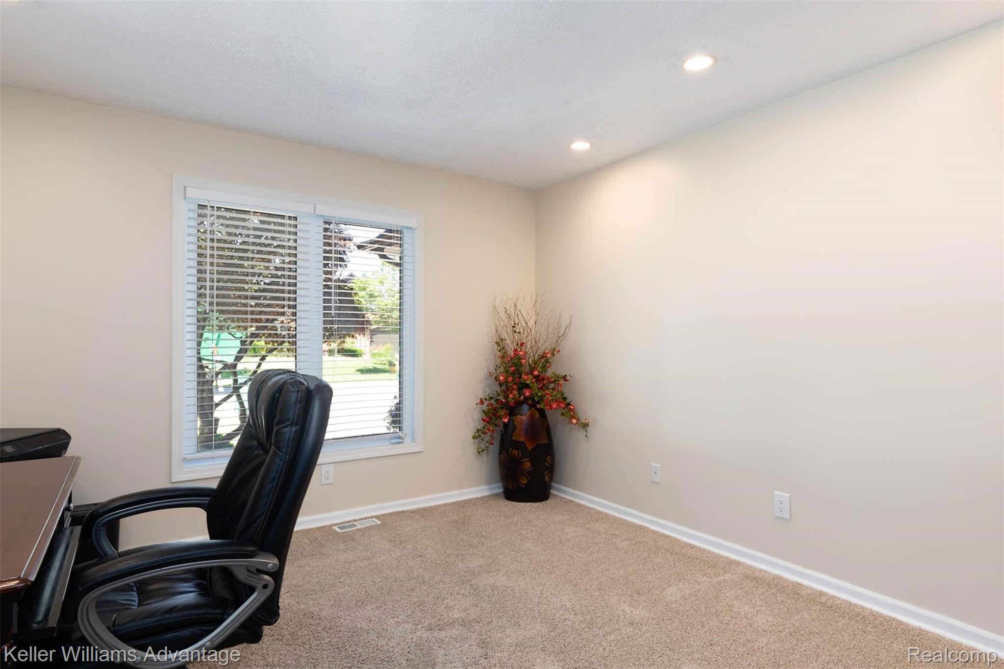 24296 Roma Rdg Drive Novi, MI 48374 - Photo 17 of 50 24296 Roma Ridge Dr-16.jpg