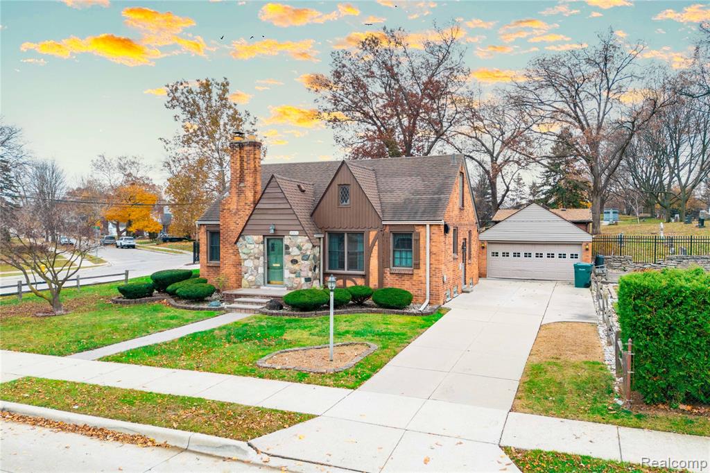 23211 Myrtle Street Dearborn, MI 48128 - Photo 2 of 36