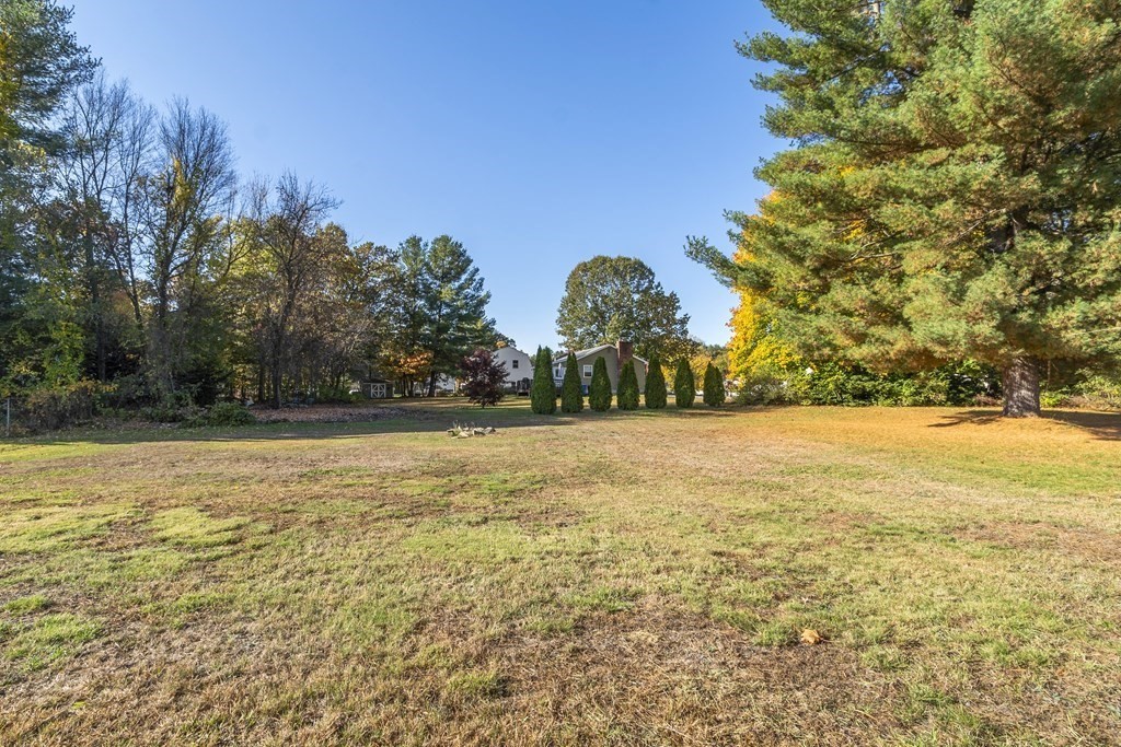 41 Dracut Road Hudson, NH 03051 - Photo 31 of 37