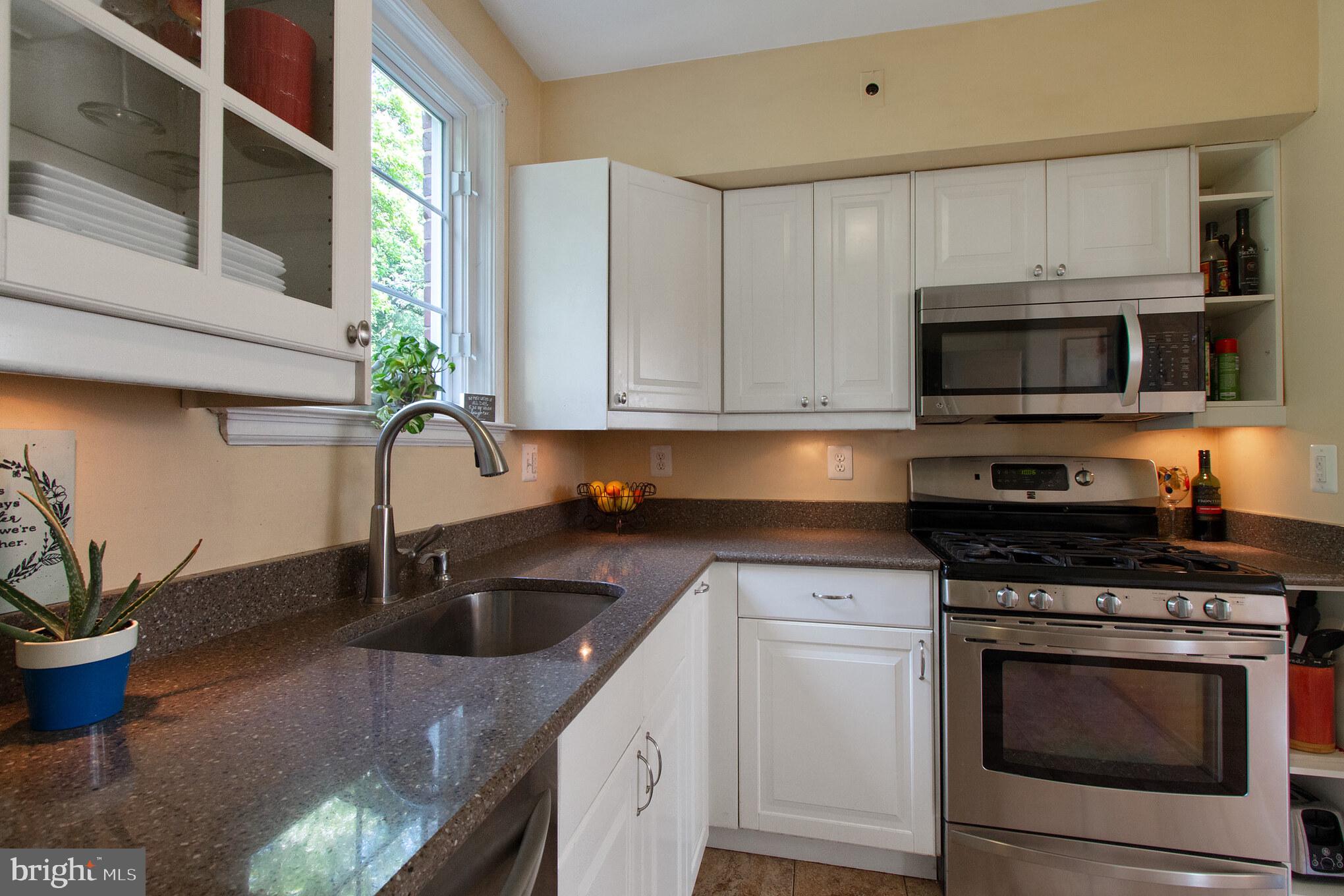 10 Dungarrie Road Catonsville, MD 21228 - Photo 8 of 30 Gallery Image 8