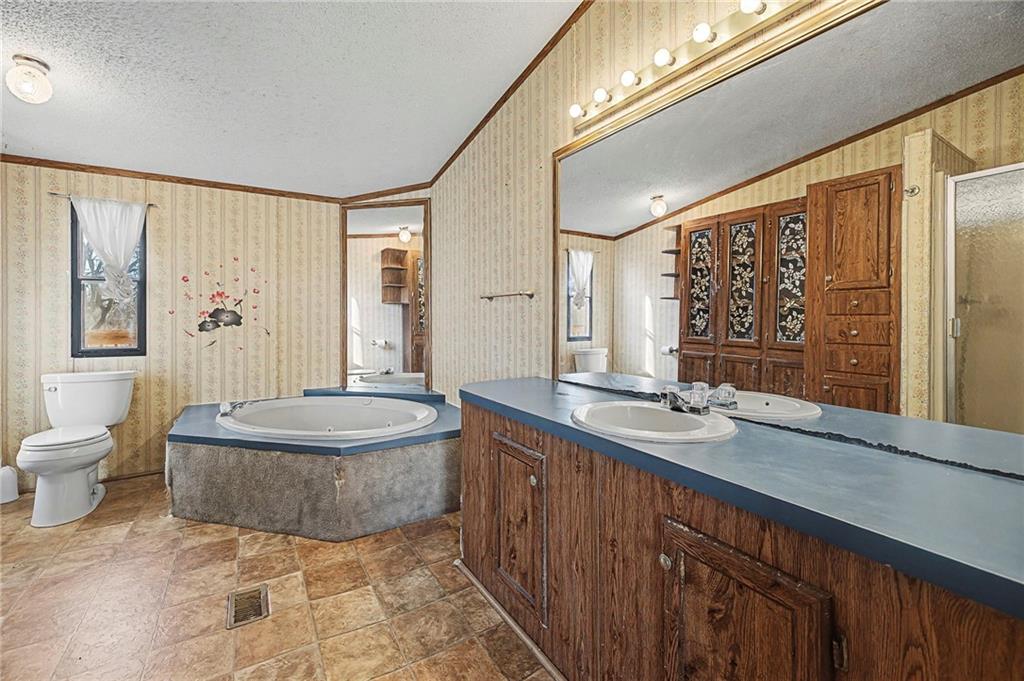 835 Kentucky Road Princeton, KS 66078 - Photo 23 of 57