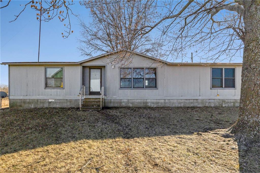 835 Kentucky Road Princeton, KS 66078 - Photo 4 of 57