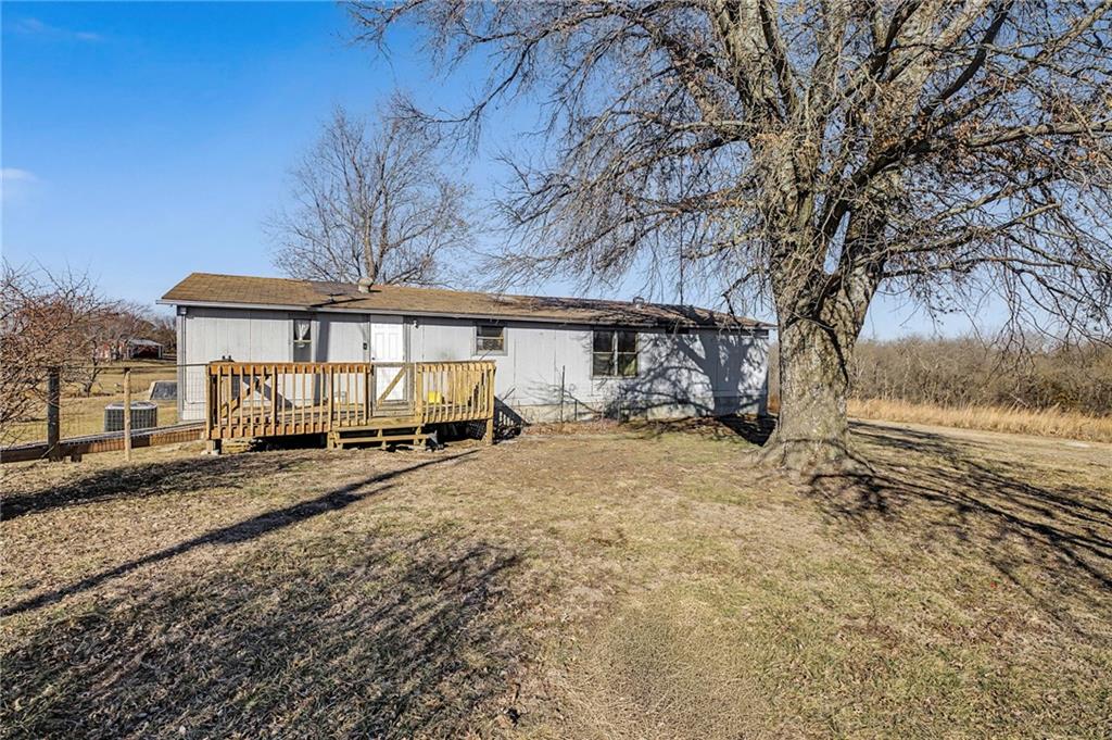 835 Kentucky Road Princeton, KS 66078 - Photo 5 of 57