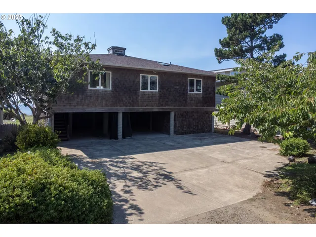 $1,500,000 | 925 Happy Camp Road, Tillamook, OR 97141