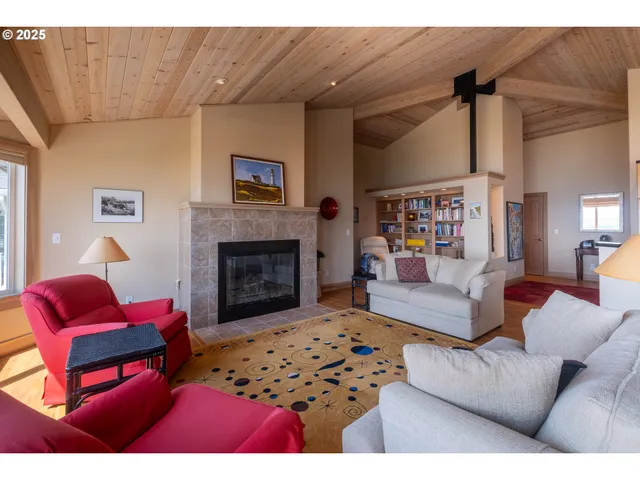 $1,500,000 | 925 Happy Camp Road, Tillamook, OR 97141