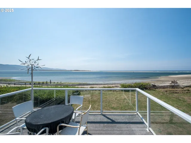 $1,500,000 | 925 Happy Camp Road, Tillamook, OR 97141