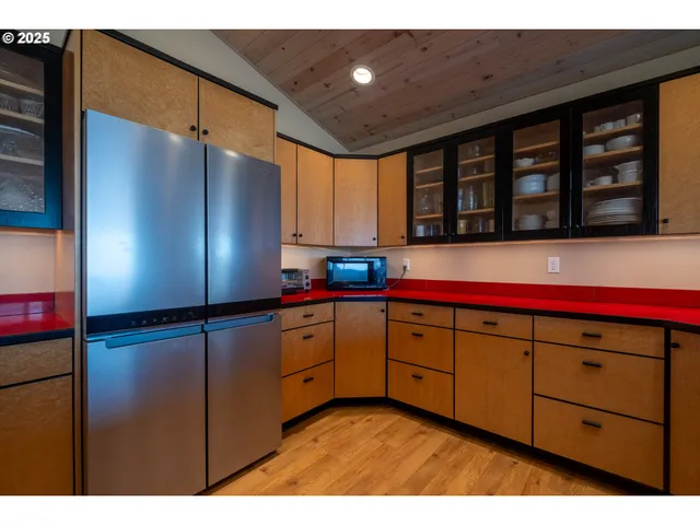 $1,500,000 | 925 Happy Camp Road, Tillamook, OR 97141