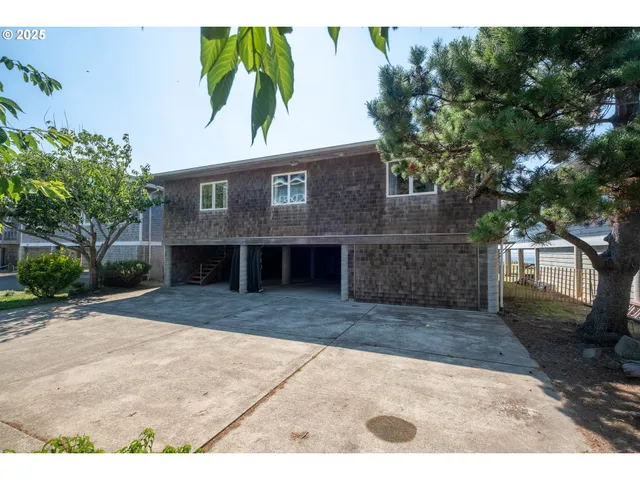 $1,500,000 | 925 Happy Camp Road, Tillamook, OR 97141