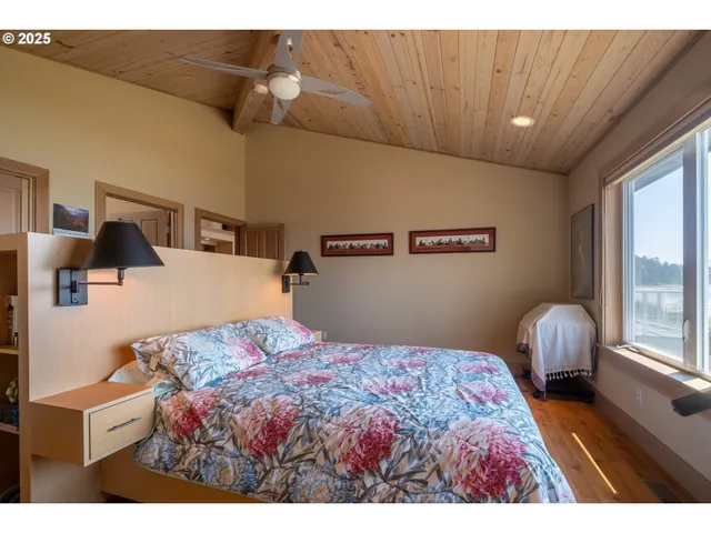 $1,500,000 | 925 Happy Camp Road, Tillamook, OR 97141