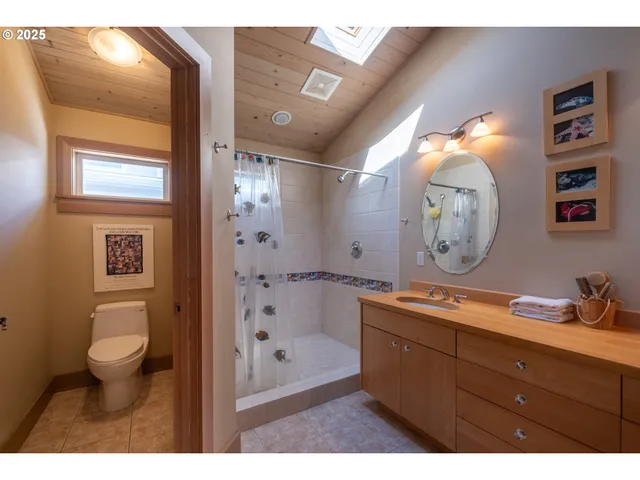 $1,500,000 | 925 Happy Camp Road, Tillamook, OR 97141