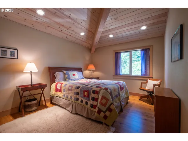 $1,500,000 | 925 Happy Camp Road, Tillamook, OR 97141