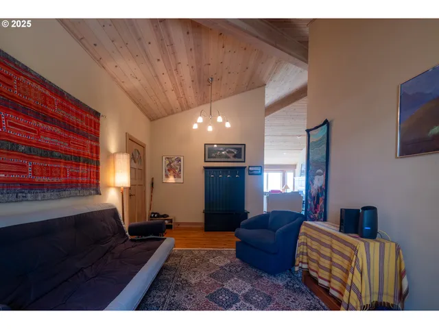 $1,500,000 | 925 Happy Camp Road, Tillamook, OR 97141