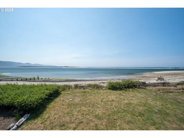 $1,500,000 | 925 Happy Camp Road, Tillamook, OR 97141