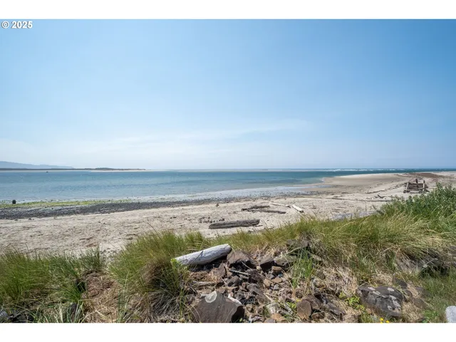 $1,500,000 | 925 Happy Camp Road, Tillamook, OR 97141