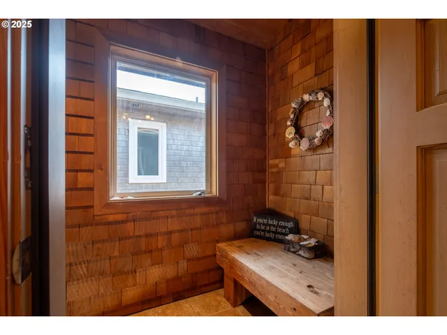 $1,500,000 | 925 Happy Camp Road, Tillamook, OR 97141