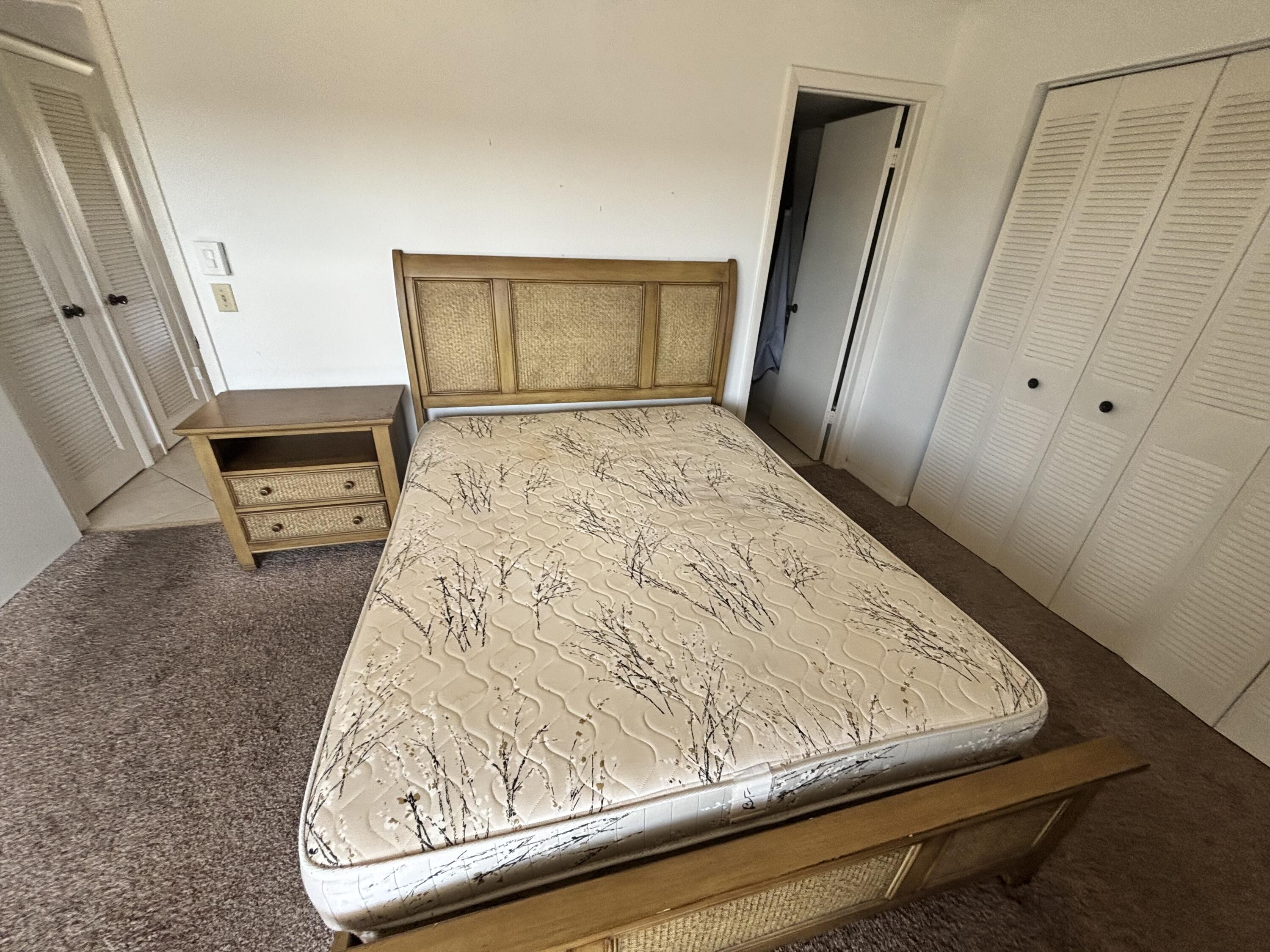 514 Flanders K Delray Beach, FL 33484 - Photo 8 of 10 a view of a living room