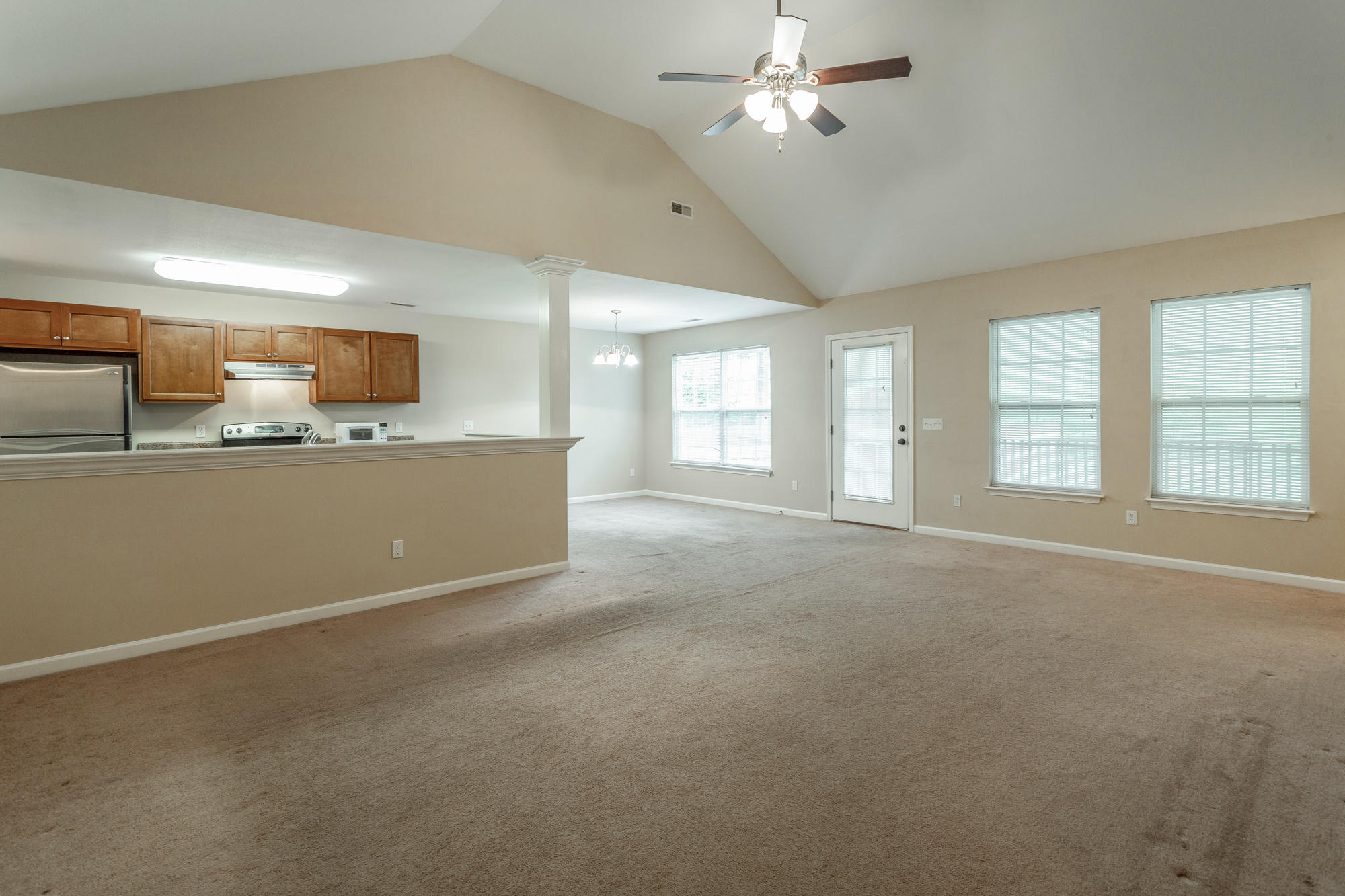 1050 Givens Road Chattanooga, TN 37421 - Photo 2 of 35 Living Room/Kitchen
