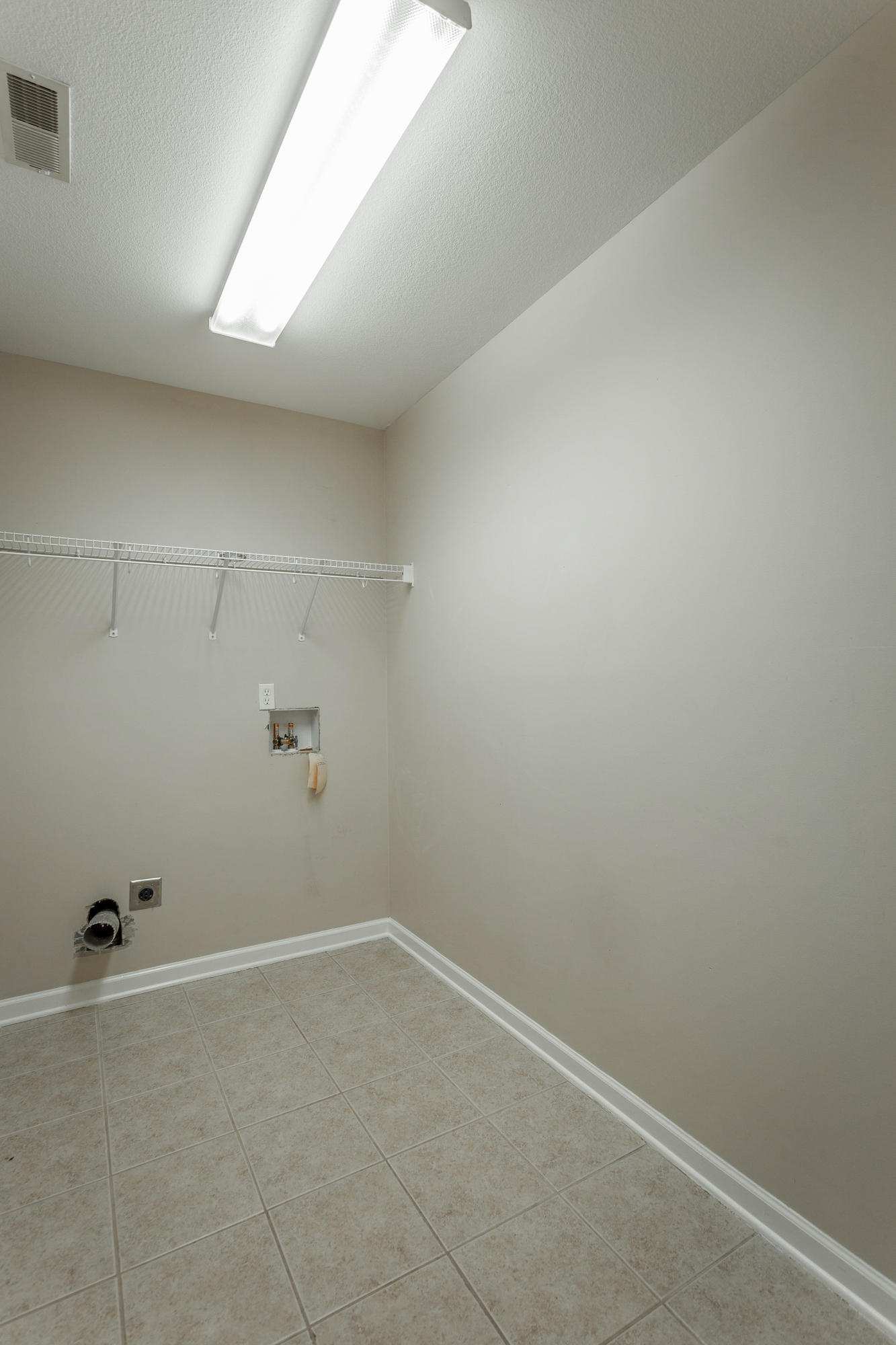 1050 Givens Road Chattanooga, TN 37421 - Photo 21 of 35 Laundry Room