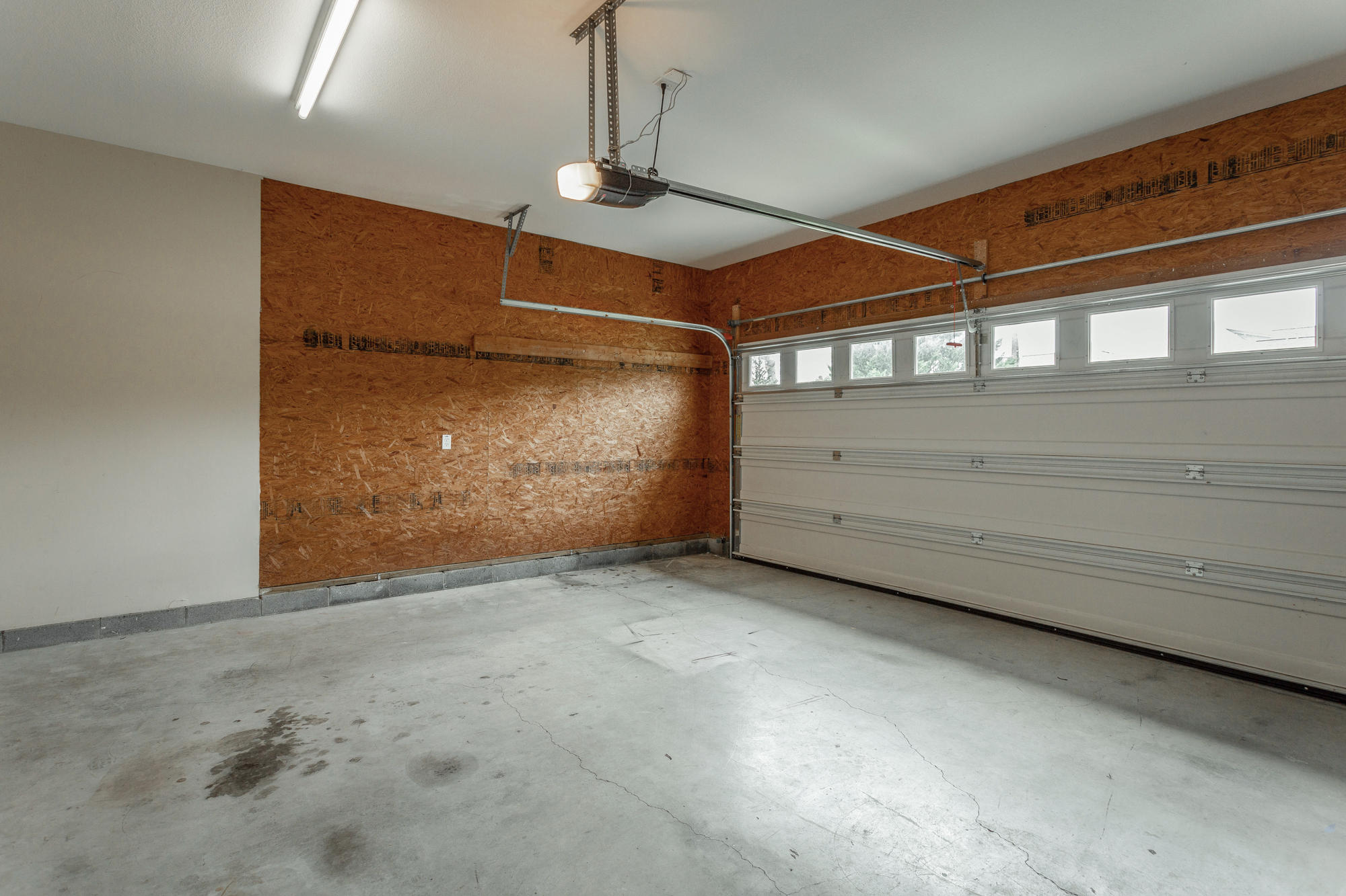 1050 Givens Road Chattanooga, TN 37421 - Photo 22 of 35 Garage