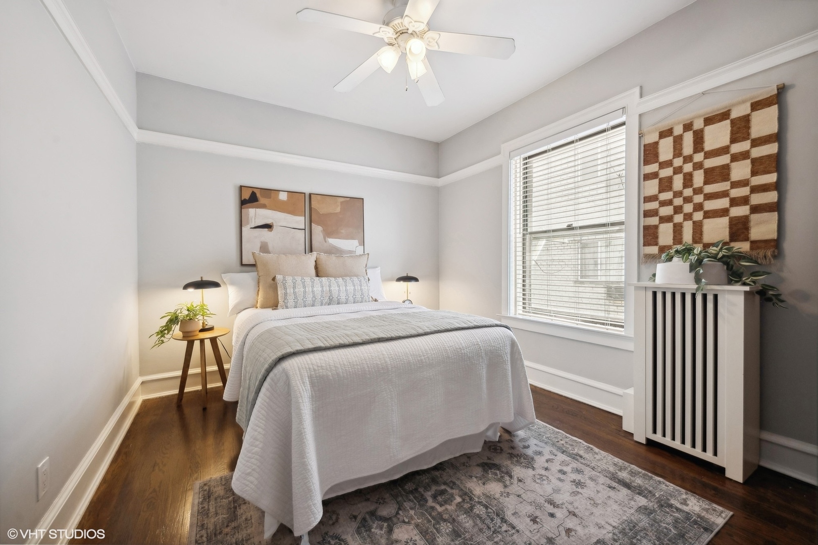 3749 North Pine Grove Avenue, Unit 3 Chicago, IL 60613 - Photo 15 of 18 a bedroom with a bed and a window