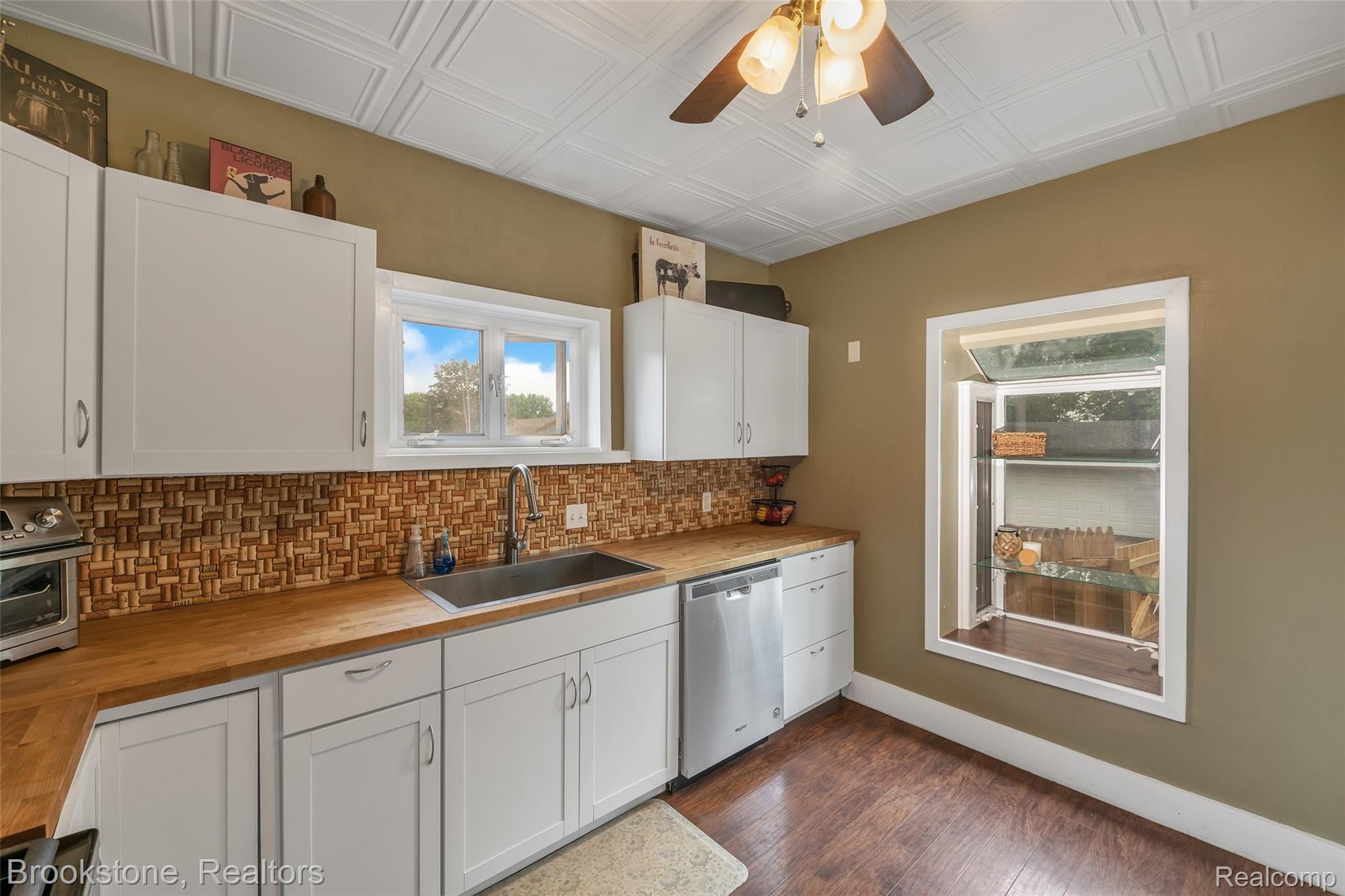 4700 Auburn Road Utica, MI 48317 - Photo 9 of 33 15-4700-Auburn-Rd-WindowStill-Real-Estate-Photography-9.jpg
