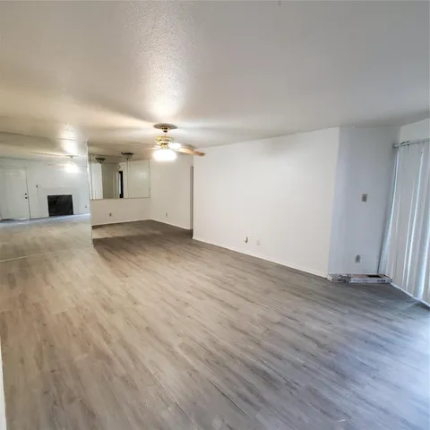 $99,900 | 9797 Leawood Boulevard, Unit 408, Houston, TX 77099