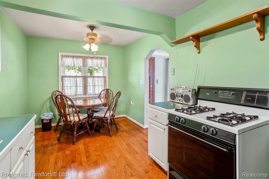 14725 Wick Road Allen Park, MI 48101 - Photo 10 of 27